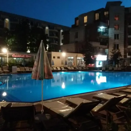 Admiral Plaza Apartament アパート